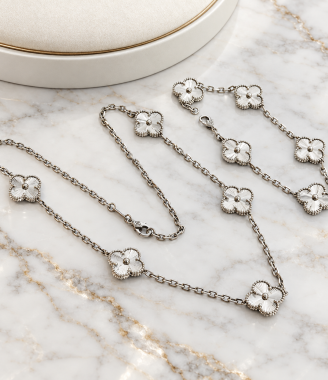 Five Clover Necklace